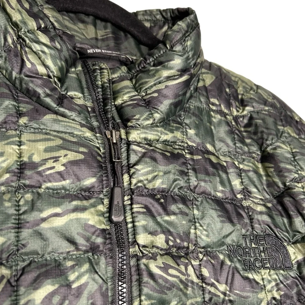 The North Face ThermoBall Camo Puffer Jacket Lightweight Men’s Medium